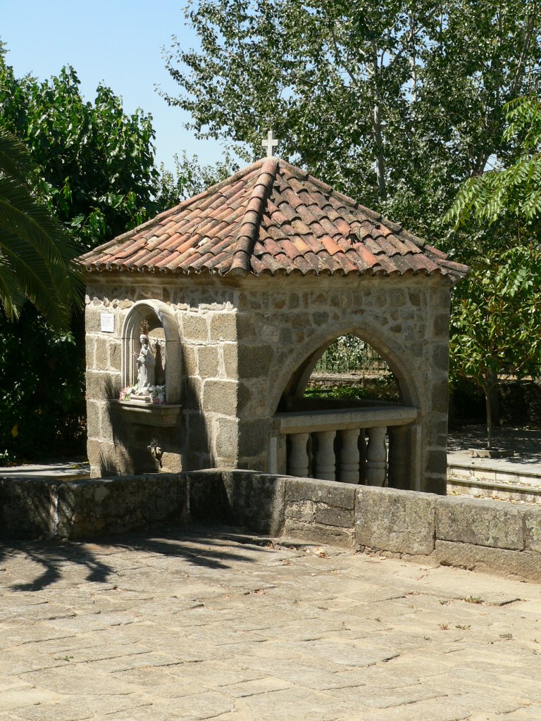 Ermita de Zorita en la Carretera de Trujillo. by Jose Luis hernandez …