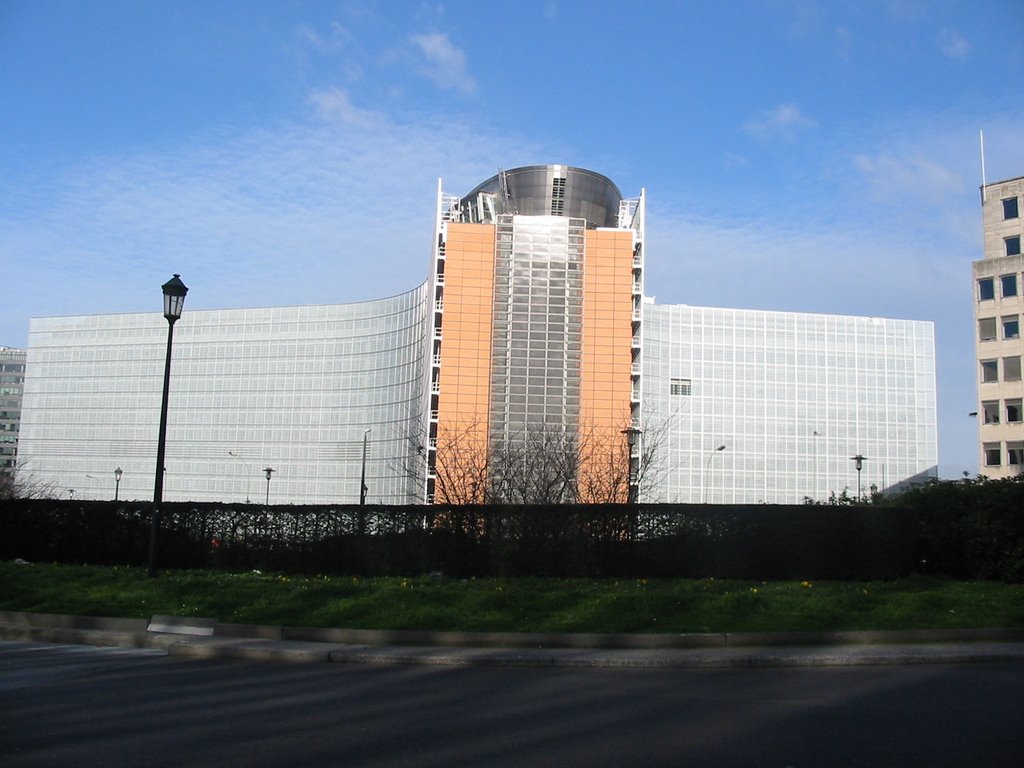 Berlaymont : European Commission by Daniel Wagner