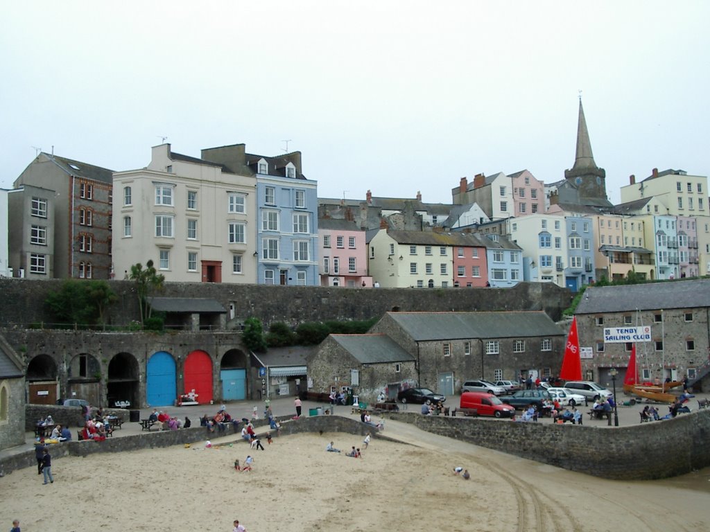 Waterfront at Tenby by FishyDave