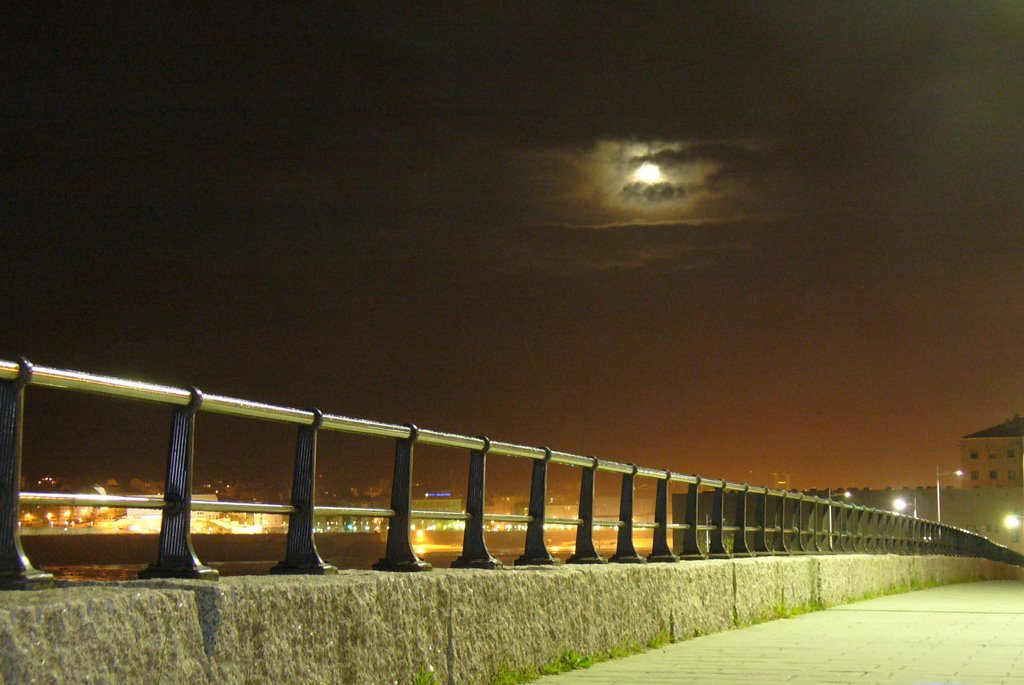 Luna llena sobre A Coruña. (Full Moon over Coruna) by Monica Sablone