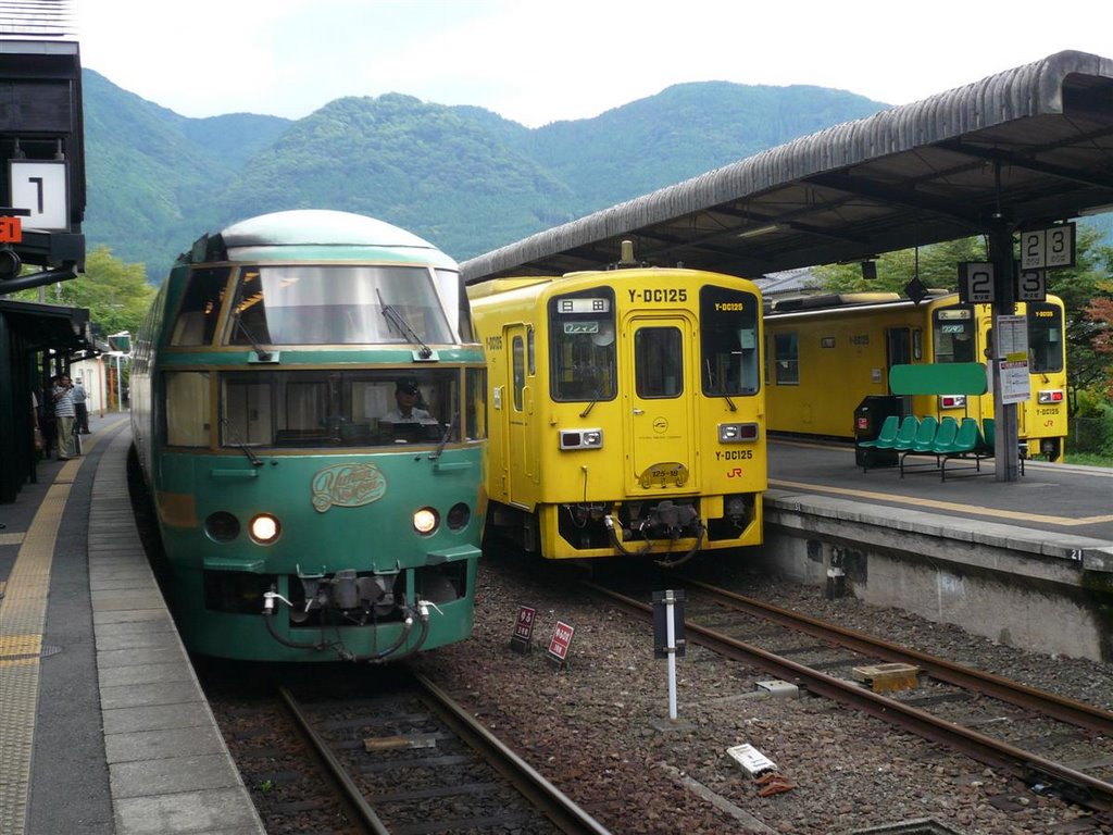 JR九州久大本線 由布院駅(7004D,1858D,1845D) by yabo