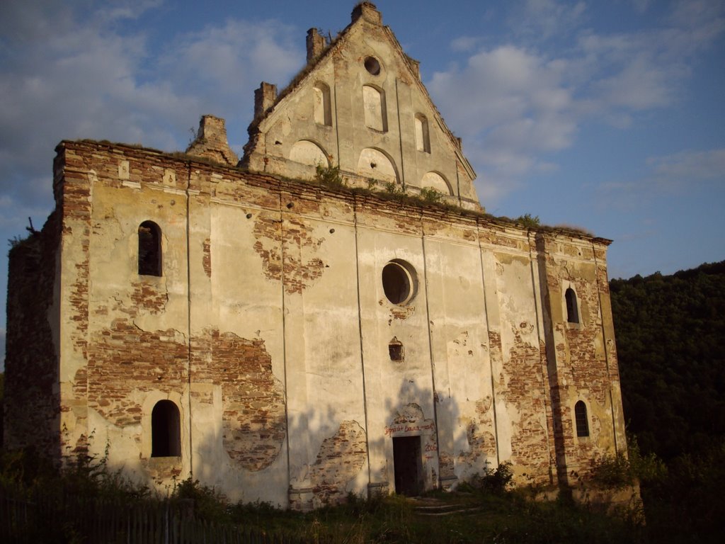 Kostel poblyzu Chervonogorodskogo Zamku by Boroda222