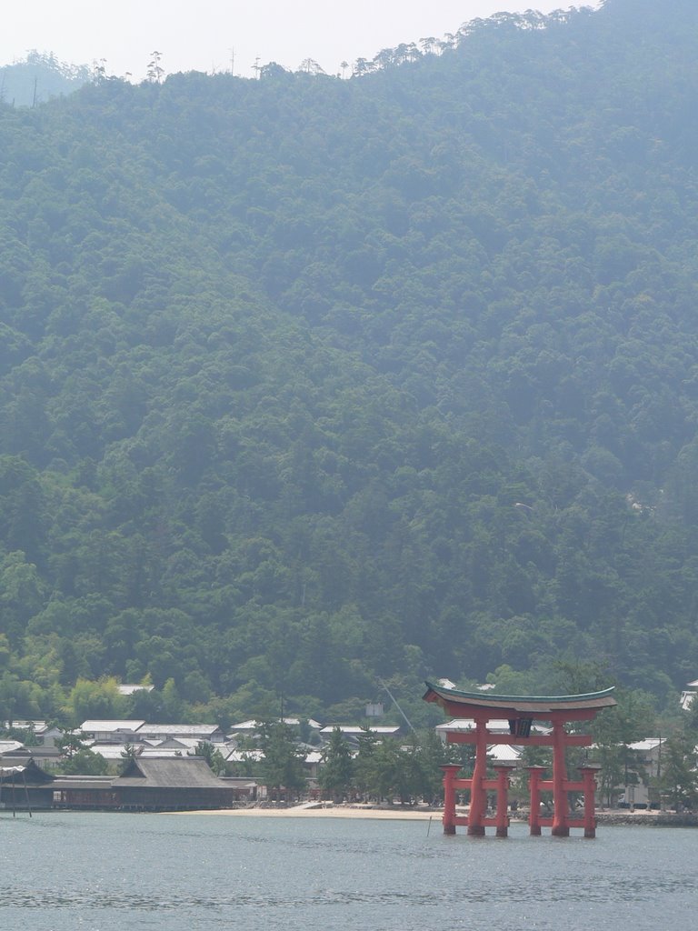 Miyajima - Tori 'flottant' by Vincent Jung