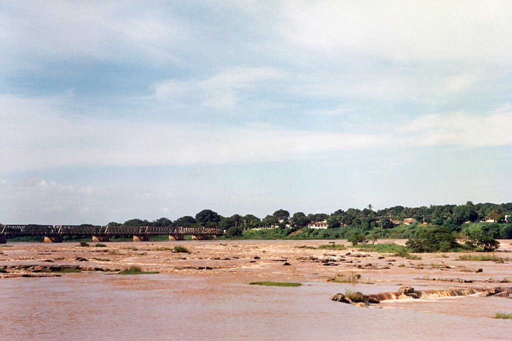 CORREDEIRAS DO SÃO FRANCISCO - SÃO FRANCISCO RAPIDS by celso m. andrade