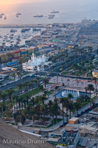 Arica La Plaza e Puerto by Mauricio Drunn