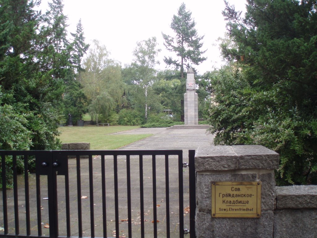 Soviet memorial by xabier3007