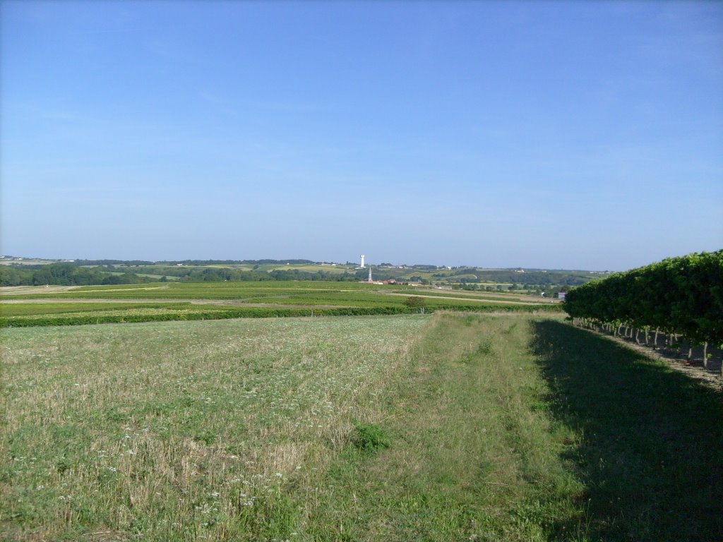 La campagne près de Barzan by FrenchCobber