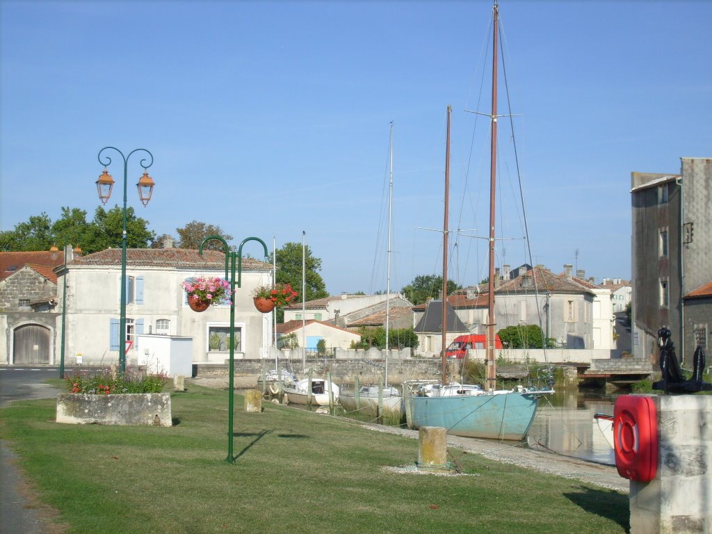 Port de Saint-Seurin by FrenchCobber