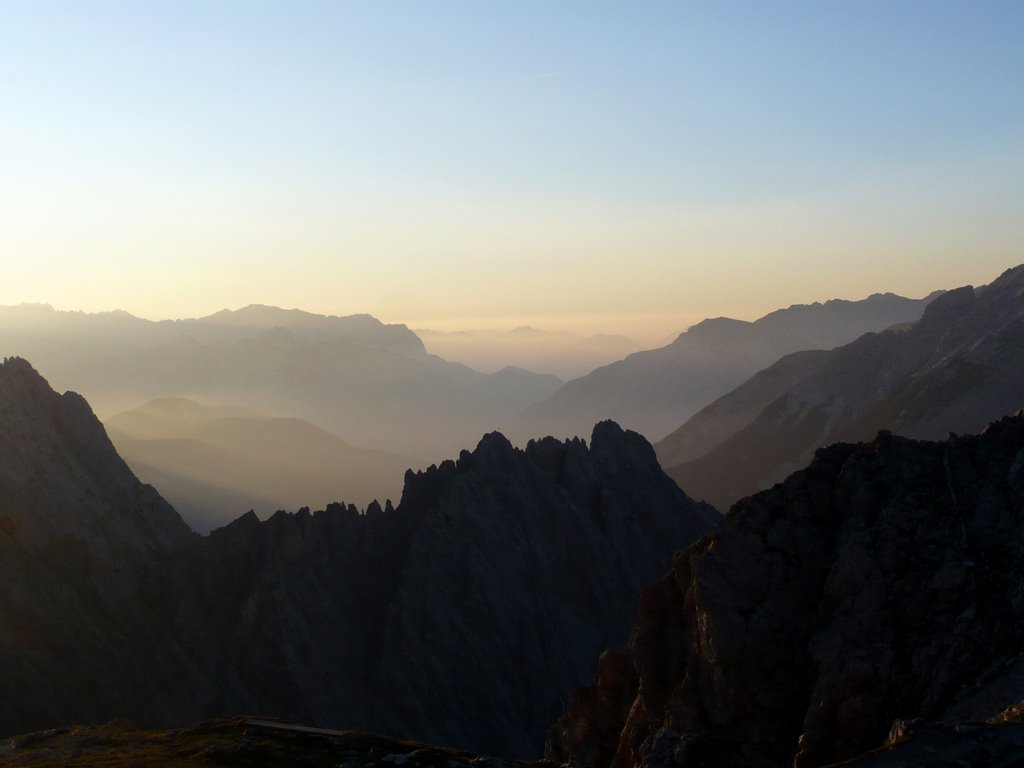 Karwendel vom Hafelekar aus by Sosel