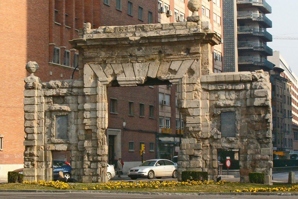 Puerta del Carmen (Zaragoza) by EmeGeEle