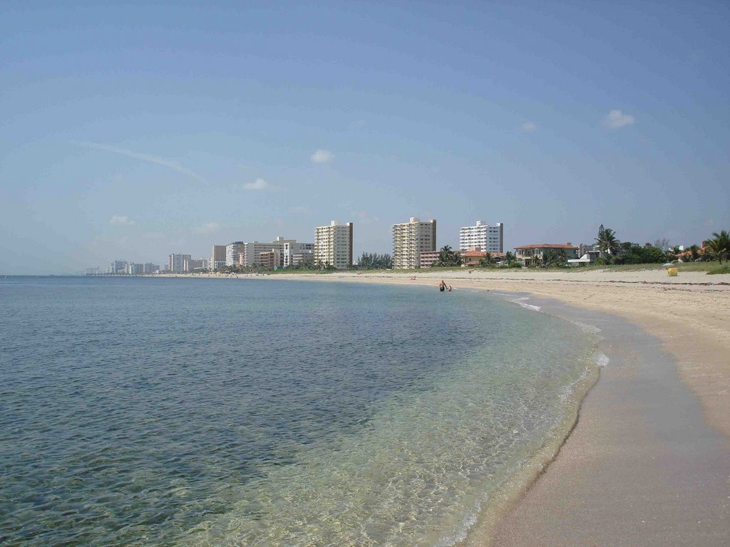 N Pompano Beach - View to South by MrMarcelo