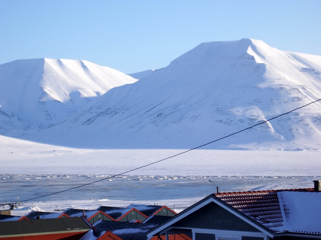 Longyearbyen in winter by SilverDiver