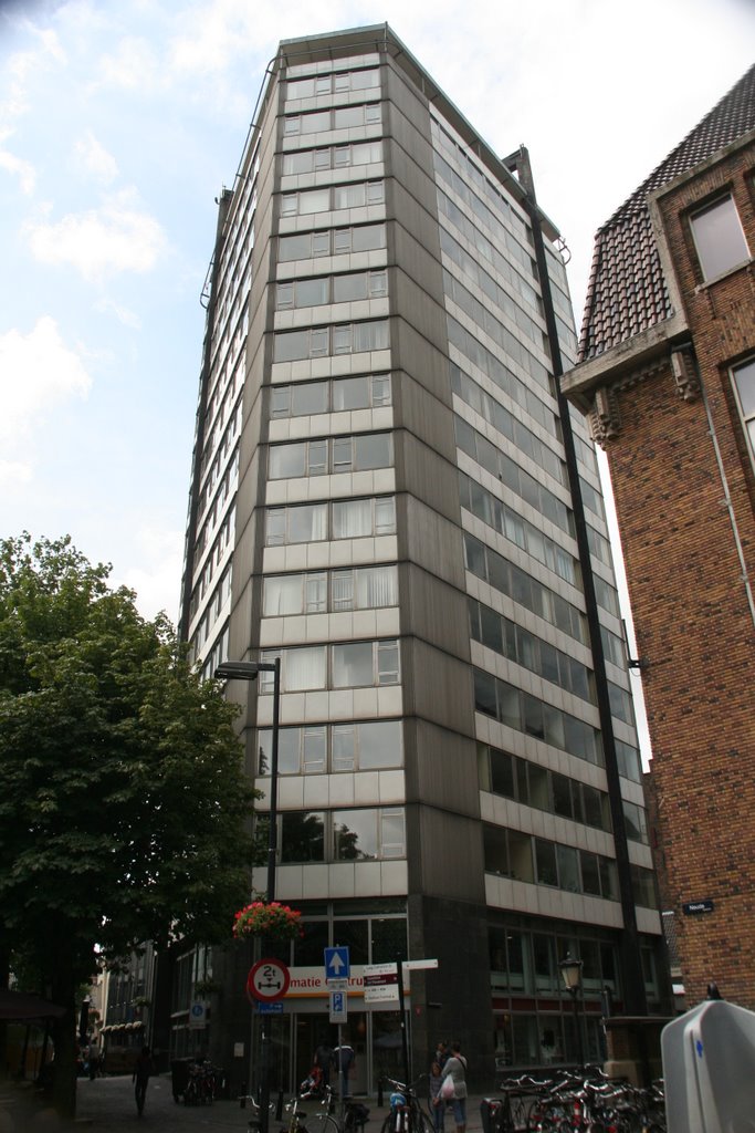 Neudeflat vanaf het Neude, Utrecht by Carl030nl