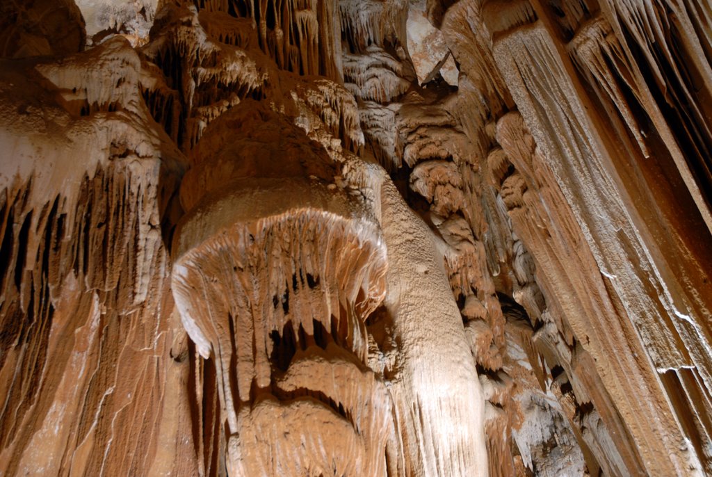 Grotte de la Madeleine by Jean HIBLOT