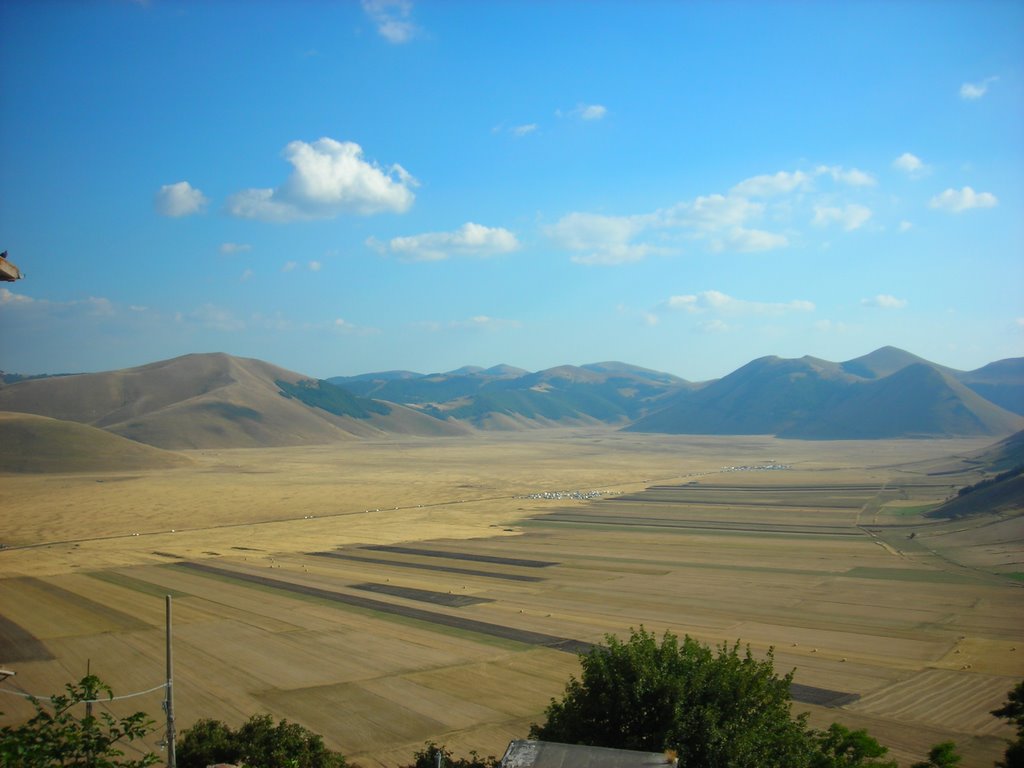 La piana di Castelluccio by sorpieri