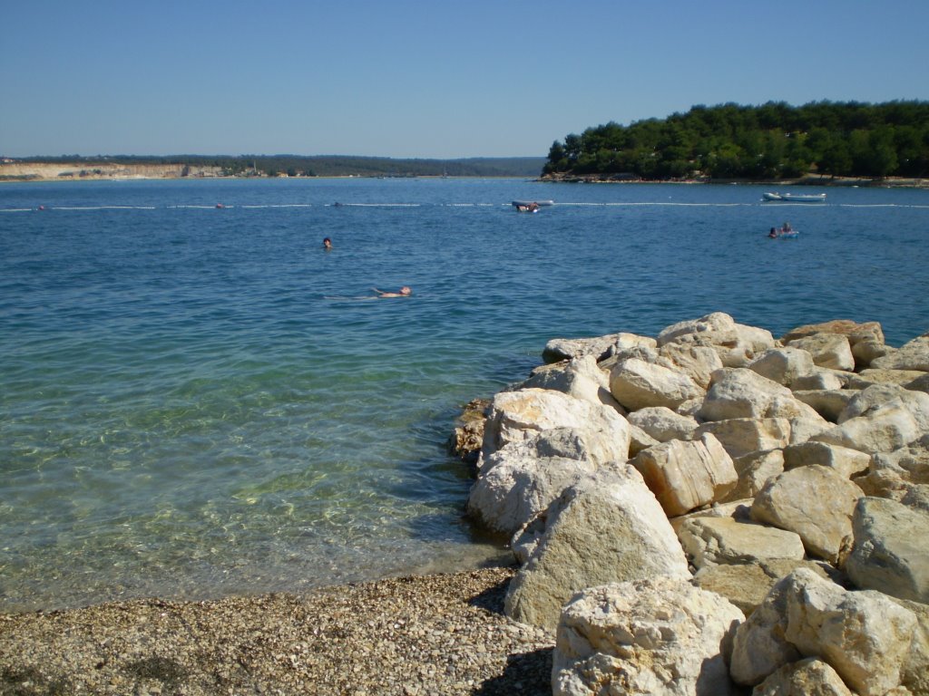 Mare Camping Lanterna by Roberto Colombi