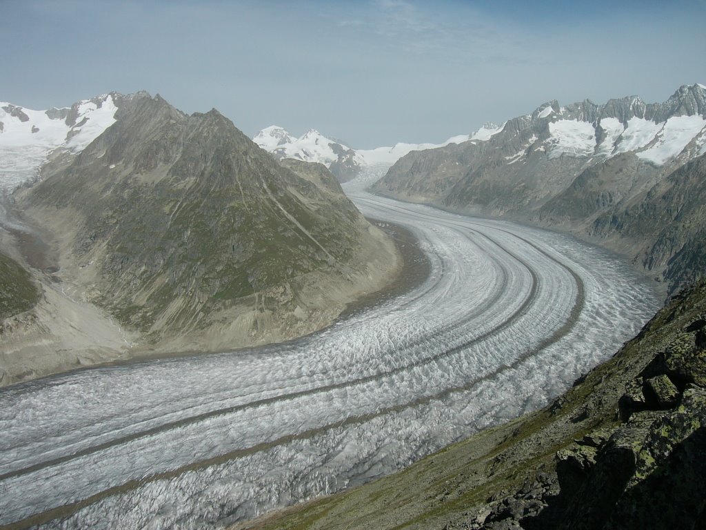 Der Grosse Aletschgletscher umkurvt Olmenhorn und die Dreieckhörner by Kai-Ra-San