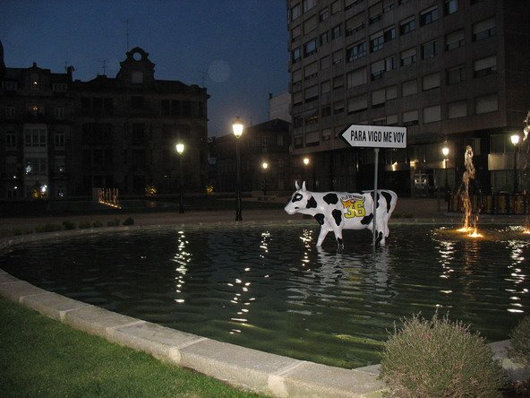 Plaza de portugal-cow´s parade- by Manuel Martin Sabor