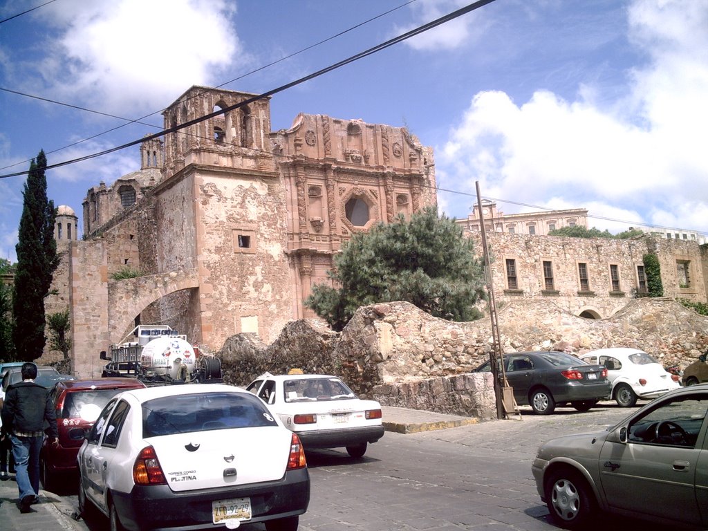 Restos iglesia colonial hoy museo rafael coronel by Manuel Martin Sabor