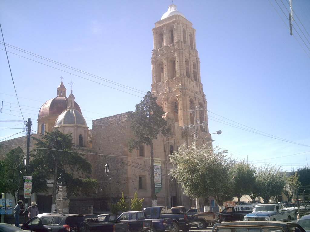 Iglesia colonial Sombrerete by Manuel Martin Sabor