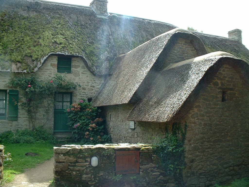 Chaumière à Kerhinet, Saint Lyphard. by J.Hache