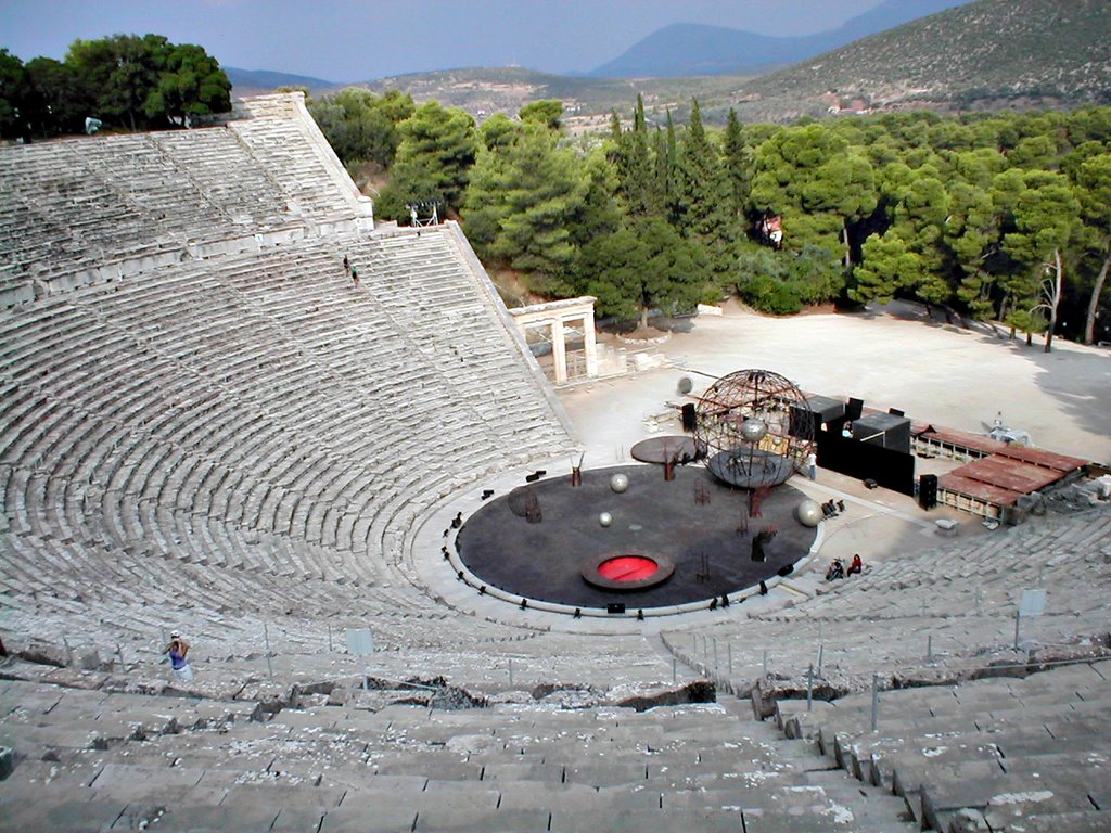 Epidavros theatre by Dennis Katwijk