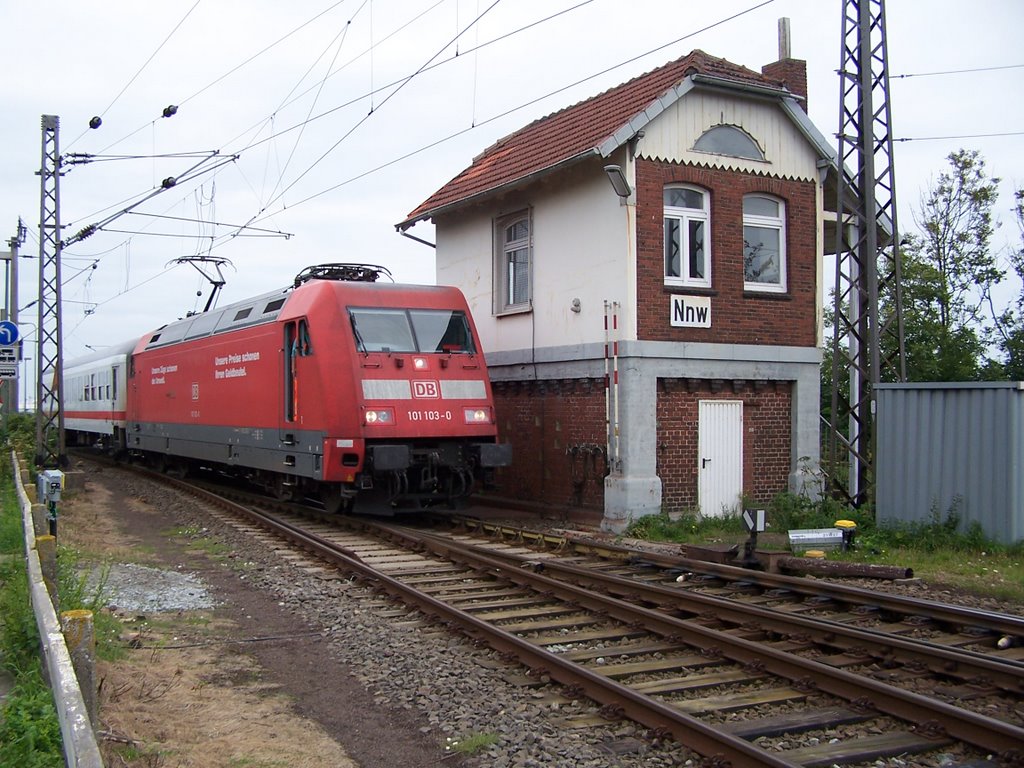 BR 101 103-0 am Stellwerk Norddeich by Föhst