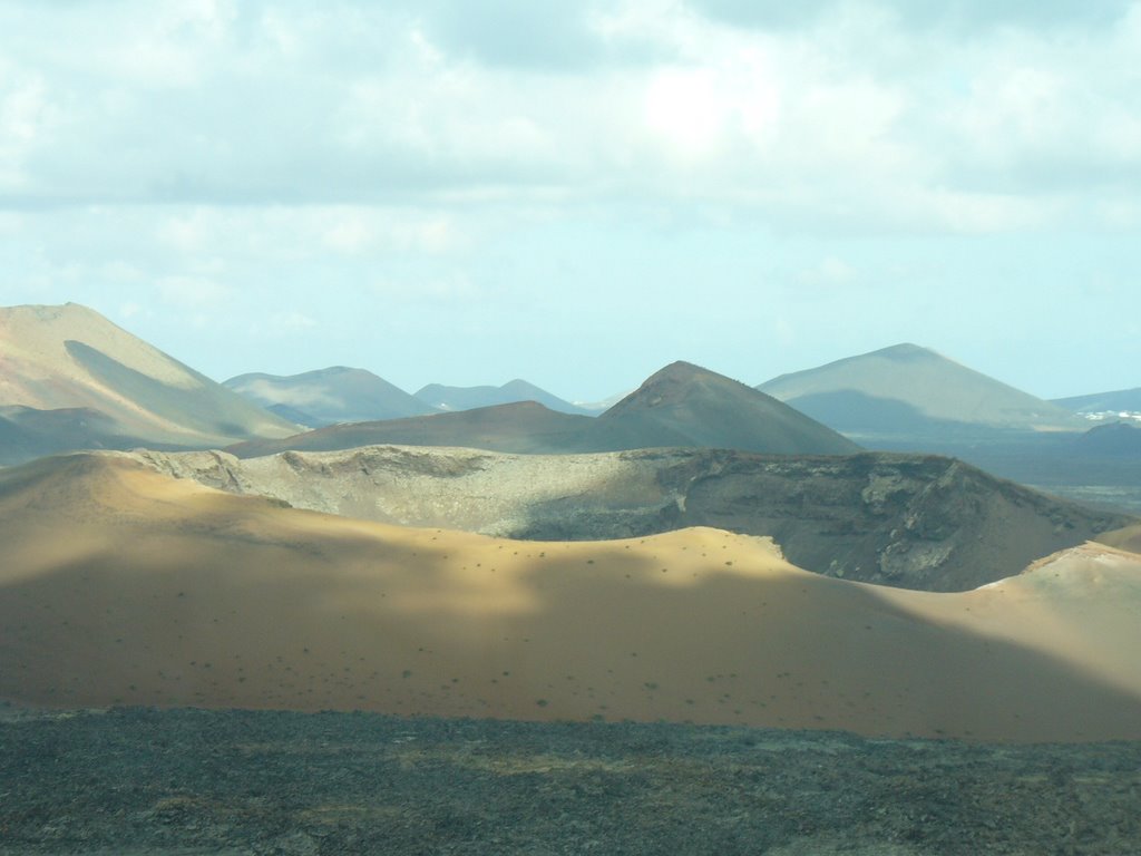 Parque Nacional del Timanfaya, El Golfo, Lanzarote by Amuserie