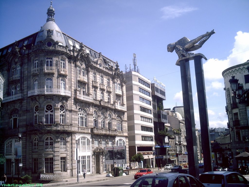 Estatua del Sireno plaza Puerta del Sol by Manuel Martin Sabor