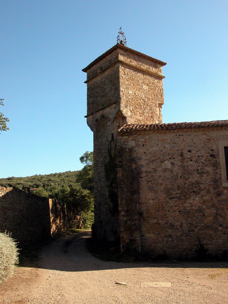 Le chateau de Cassan. by Jean HIBLOT