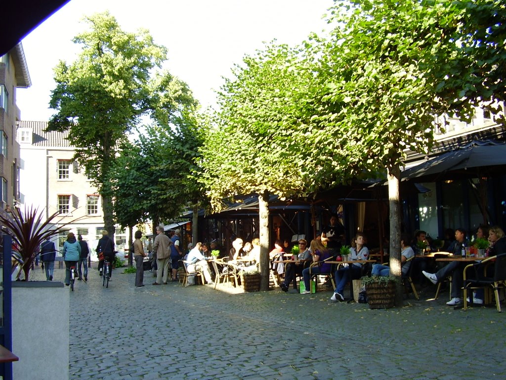 Avondzonnetje in de Lepelstraat by Waldo Gadellaa