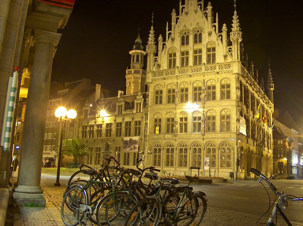 Bikes at night by Fernando Rangel