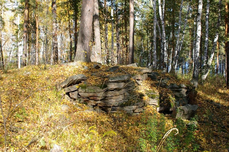 Слоистые горные породы Урала / Layered rocks of Ural mountains (03/10/2007) by Dmitry A. Shchukin