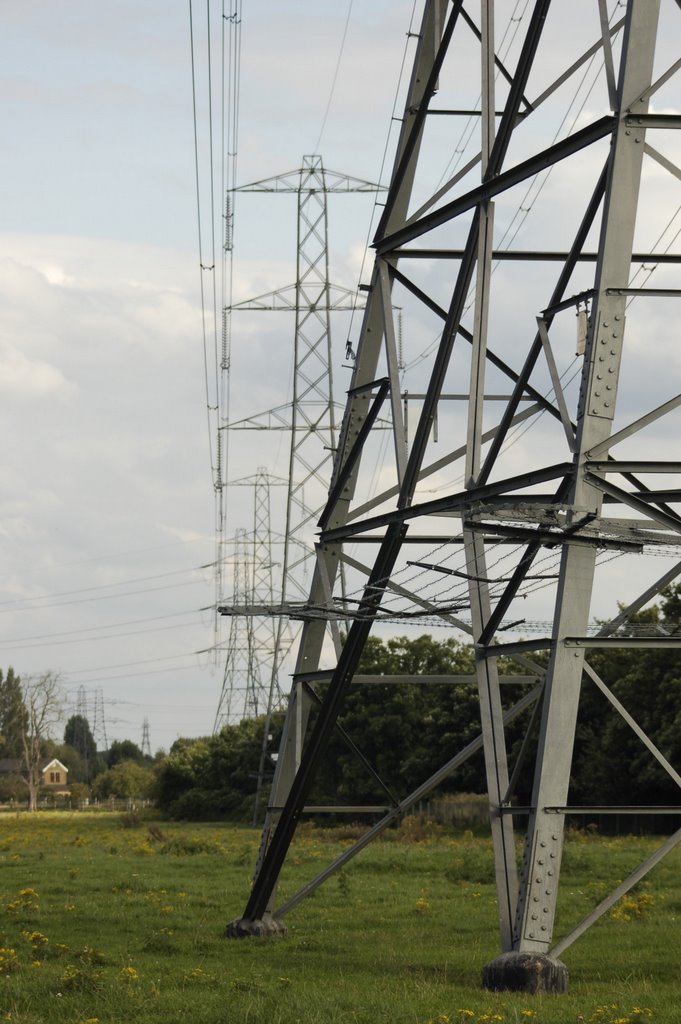 Pylons, Staines by MrAltImage