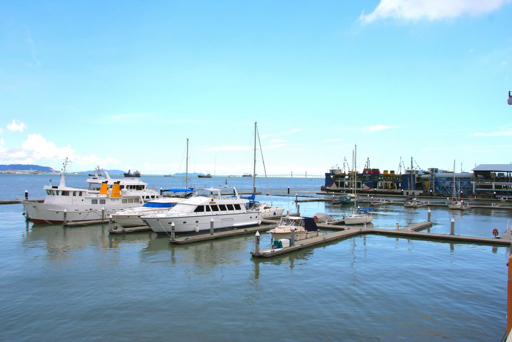 Marina, Georgetown, Penang by Lim Chong Tat