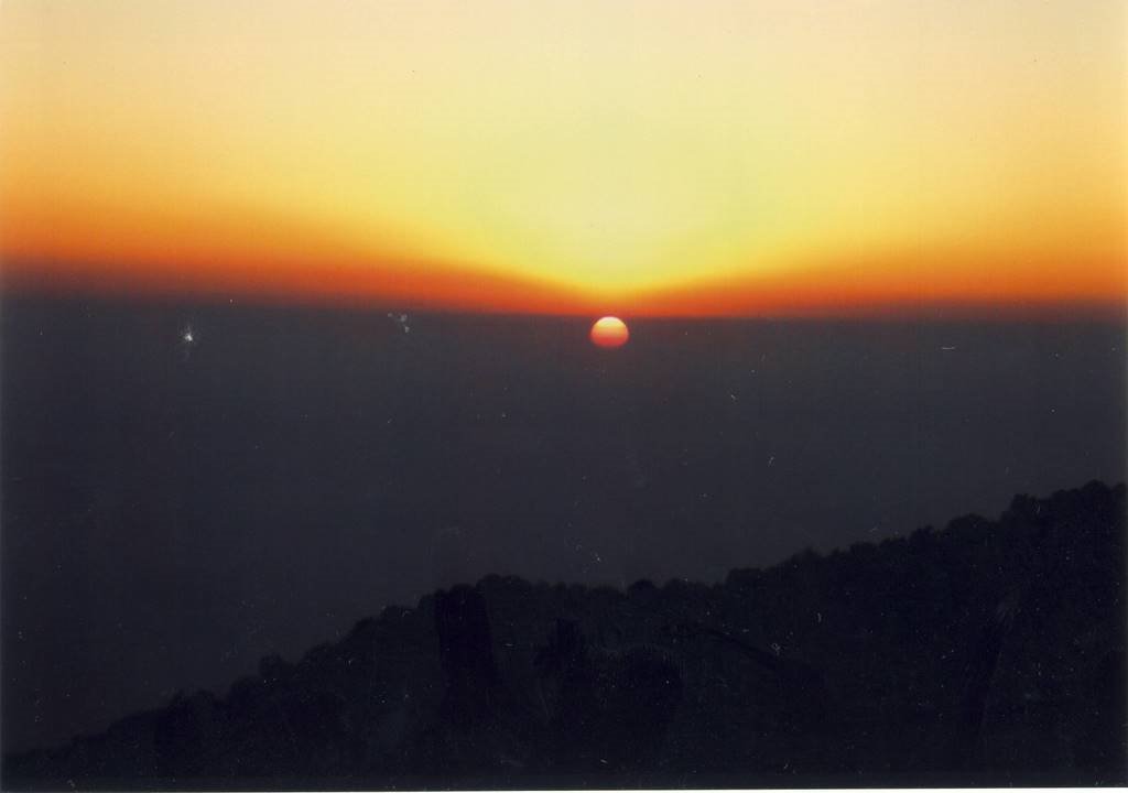 Sunrise 7of 10,tigerhill,darjeeling 12/2005 by F. Zaman