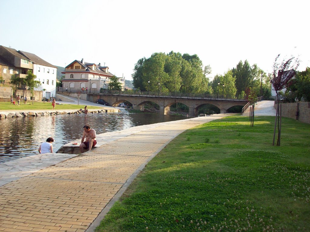 Playa y Puente by El Super de Rivas