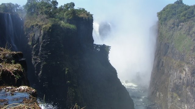 Zambezi Dr, Victoria Falls, Zimbabwe by rooboy