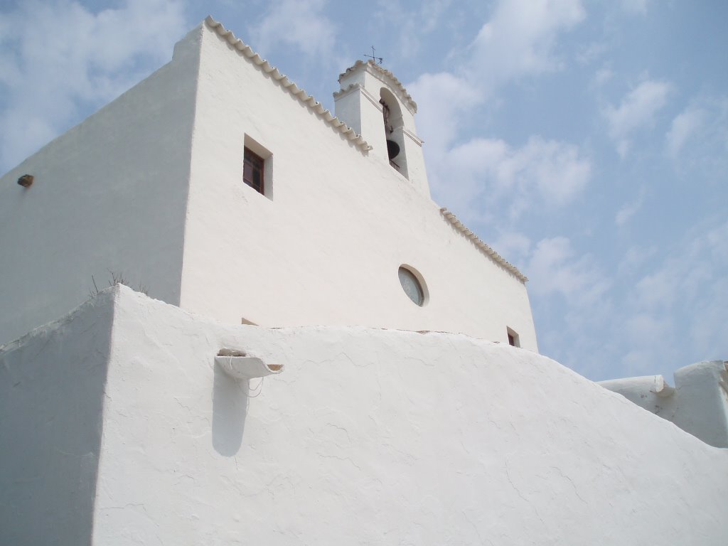 Iglesia de san josé desde la izquierda by RafaGG