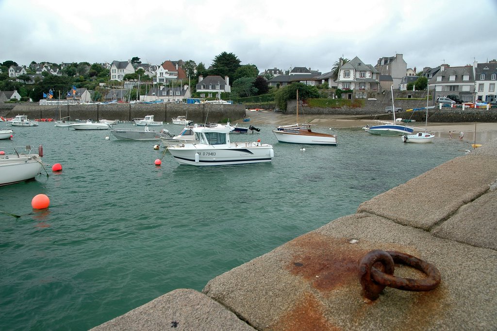 Vue du port by Laurent Hilt