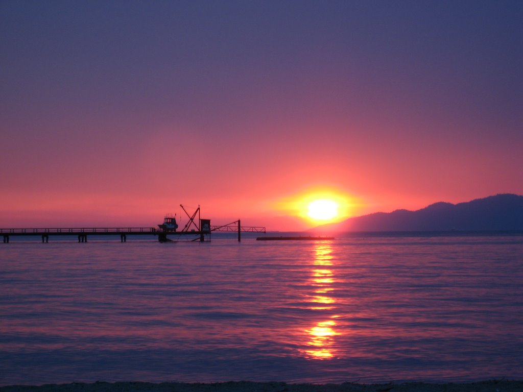 Sunset from Kitsalano beach by Fabrice Debris