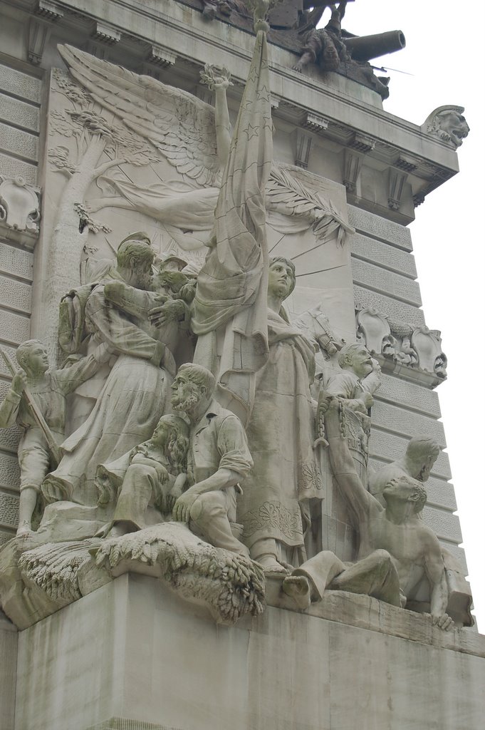 Story at Monument Circle by Andi Muhlis