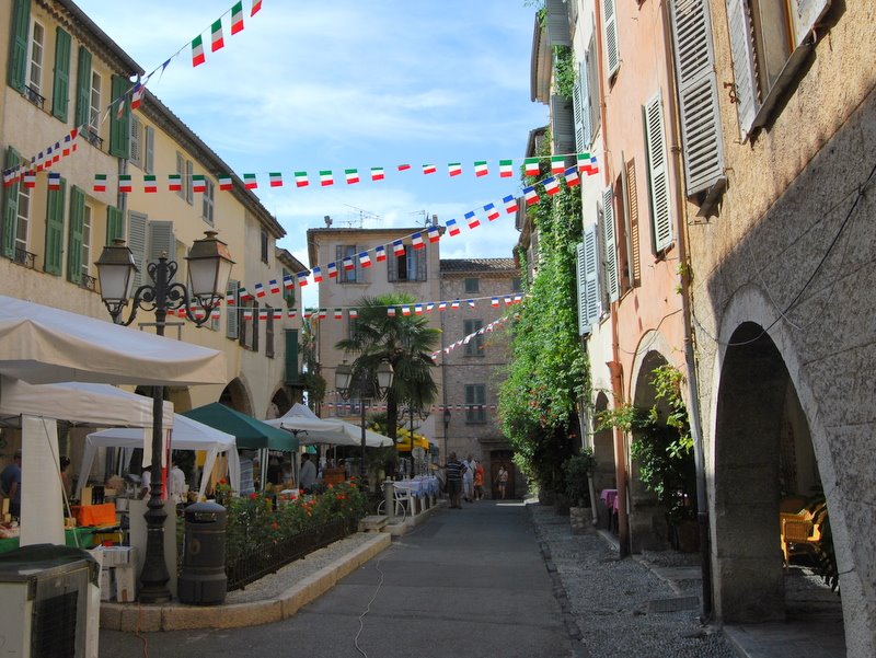 Twinning day between Biot and the italian village Vernante by vincenzo.manzoni