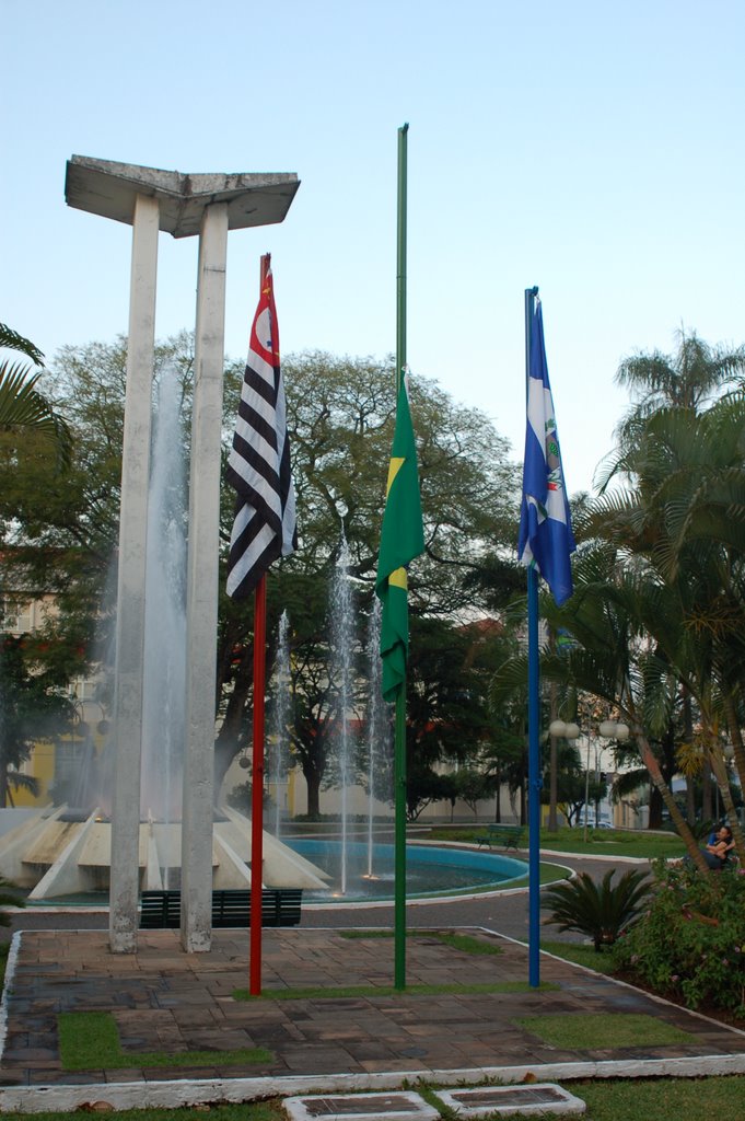 Praça Dr. Luciano Esteves by Felipe Penedo