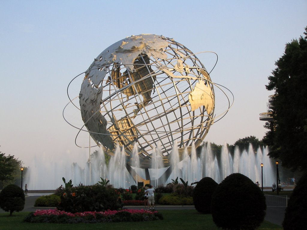 Unisphere at sunset by Vincent Virga