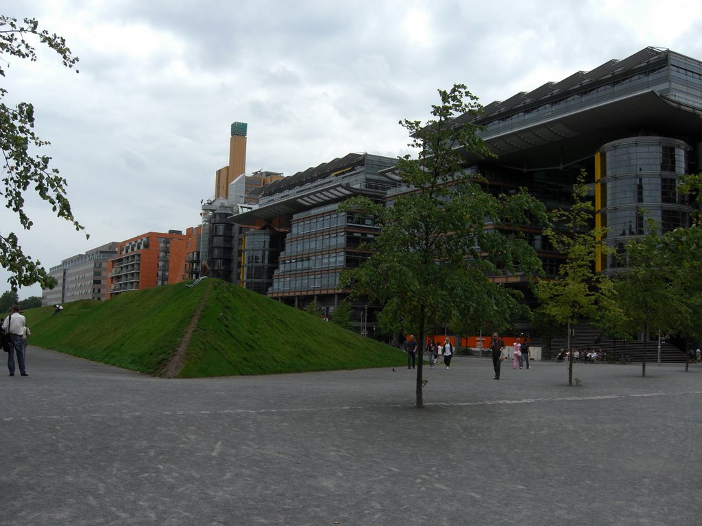 Gabriele Tergit Promenade by makro