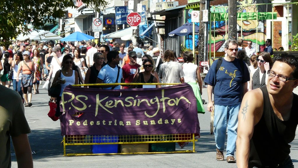 Sunday at Kensington Market by fluffyi