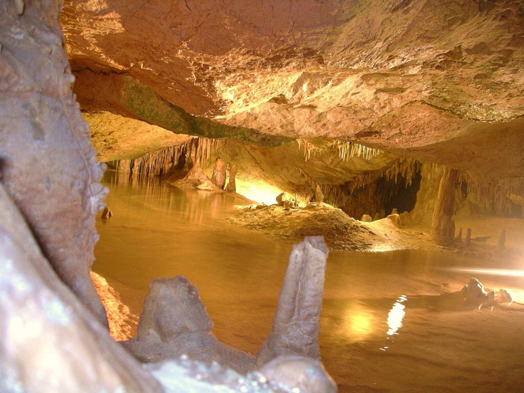 Cova de Can Marca - En la cueva 4 by PAULO FRANCIS