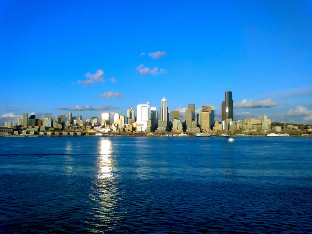 Downtown Seattle from the ferry by Mormen