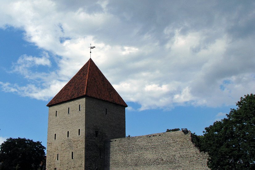 Neitsitorn (Maiden tower) by mailane13